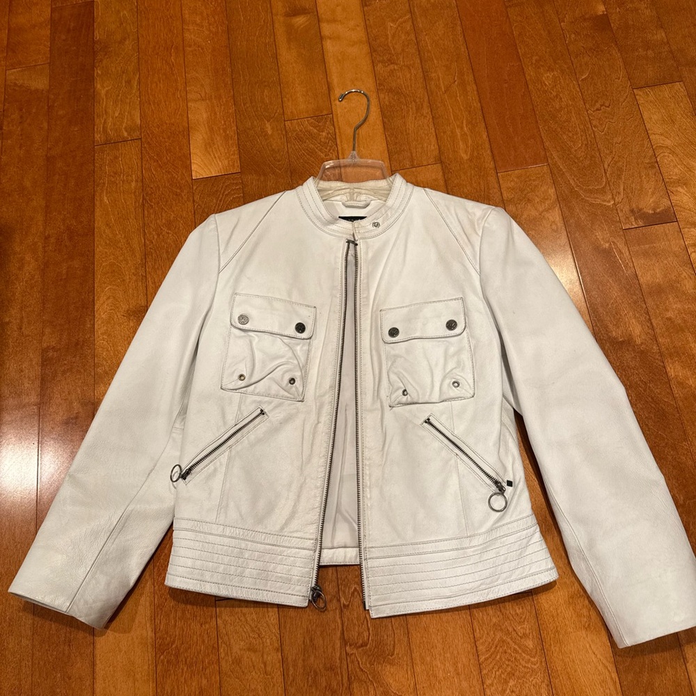 Chic White Leather Jacket - image 1